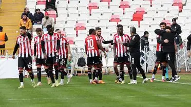 İstanbulspor, Sivasspor'u Deplasmanda 3-1 Yendi: Trendyol 1. Lig'de Kritik Zafer