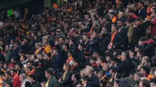 Stadyumda yankılanan ıslık sesi