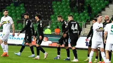Sakaryaspor'un 2. Lig'e Düşüşü: Esenler Erokspor Maçının Ardındaki Sebepler