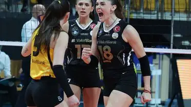 VakıfBank, Fenerbahçe'yi 3-1 Yendirerek Seride Öne Geçti
