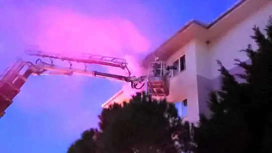Edirne'de Apartman Yangını: İtfaiye Müdahalesi ve Kurtarma Operasyonu