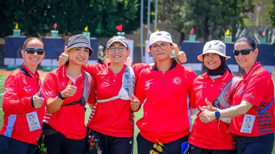 İzmir'in Gururu: Dünya Yenihayat, Meksika'da Dünya Kupası'nda Gümüş Madalya Kazandı