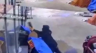 Hatay’da Elektrikli Motosikletle Gelen Hırsızlar 50 Bin TL Zarar Verdi