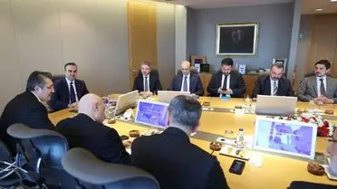 Bakan Kacır'dan Yatırımları Artırma Kararı: Zorluklara Rağmen Hedef 2026