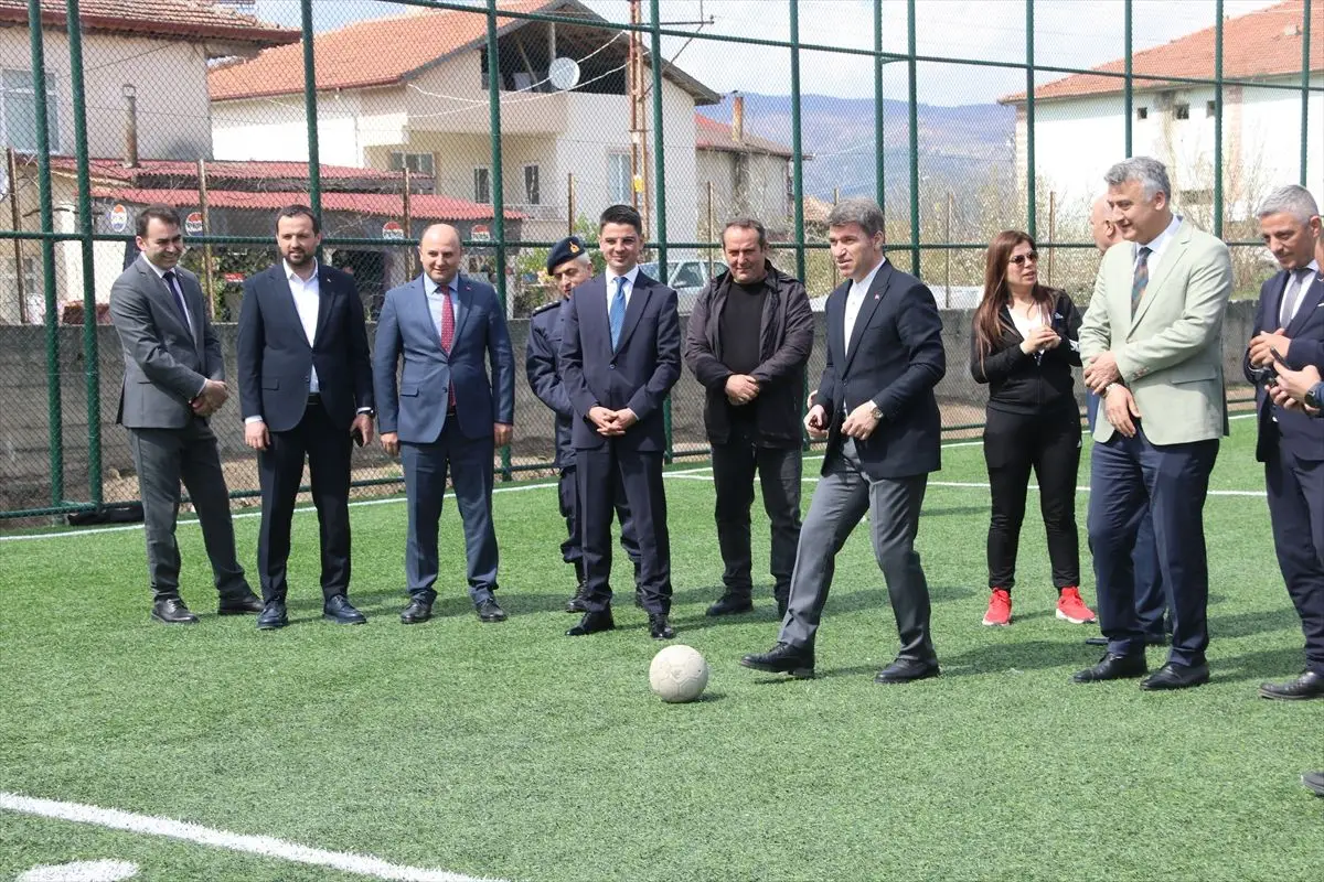 Vali Önder Bakan Taşova okullarını ziyaret ediyor