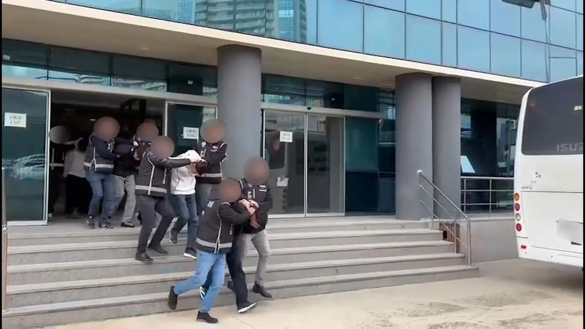 Bursa’da Şok Operasyon: 11 Kişi Tutuklandı, Çok Sayıda Silah Ele Geçirildi