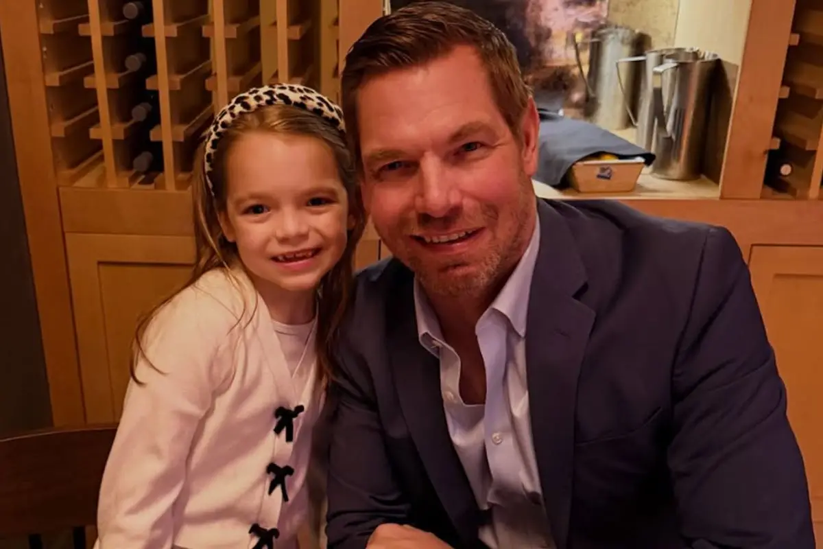 ABD Temsilcisi Eric Swalwell, Cinsel Taciz İddiaları Nedeniyle Kongre'den Ayrıldı