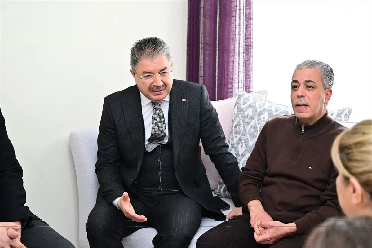 Eskişehir Valisi Yılmaz, Depremzedelerle Buluştu: Ailelerin İhtiyaçları Dinlendi