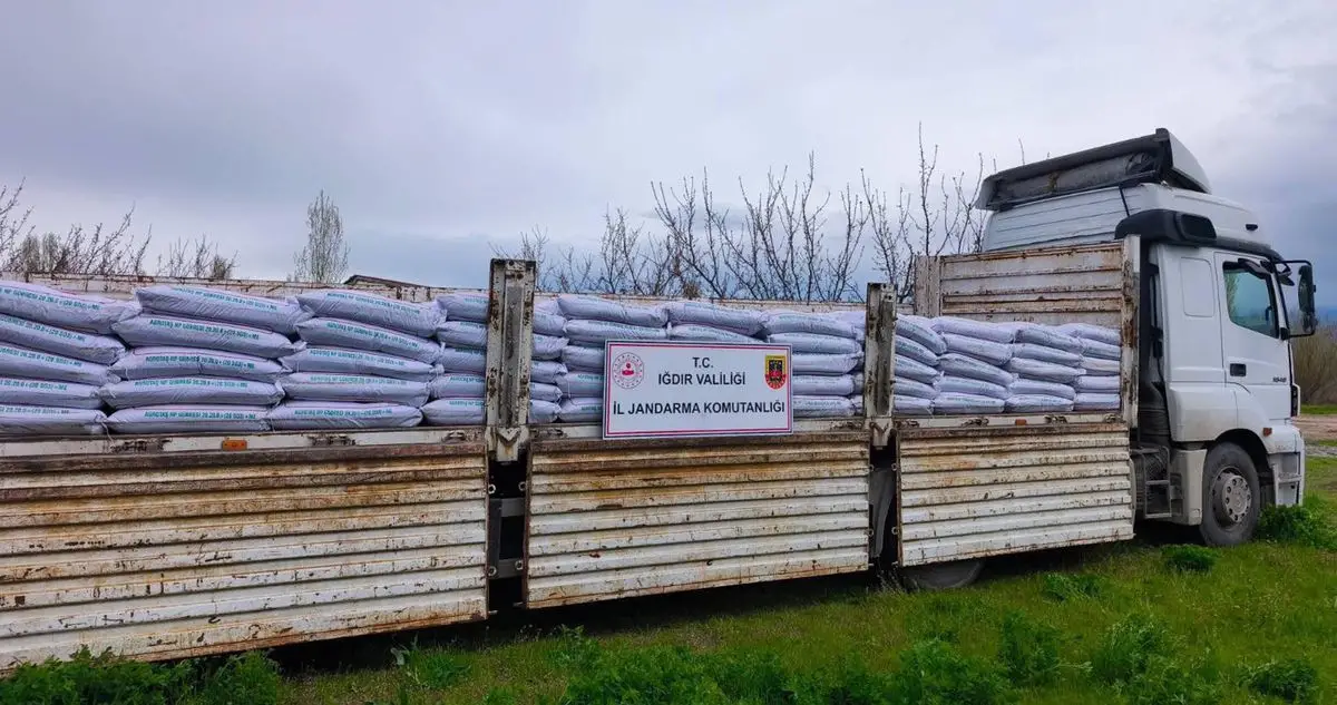 Iğdır’da 30 Ton Kaçak Gübre ve 4 Bin Paket Elektronik Sigara Ele Geçirildi