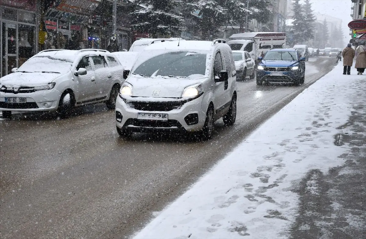 Sarıkamış’ta yoğun kar yağışı