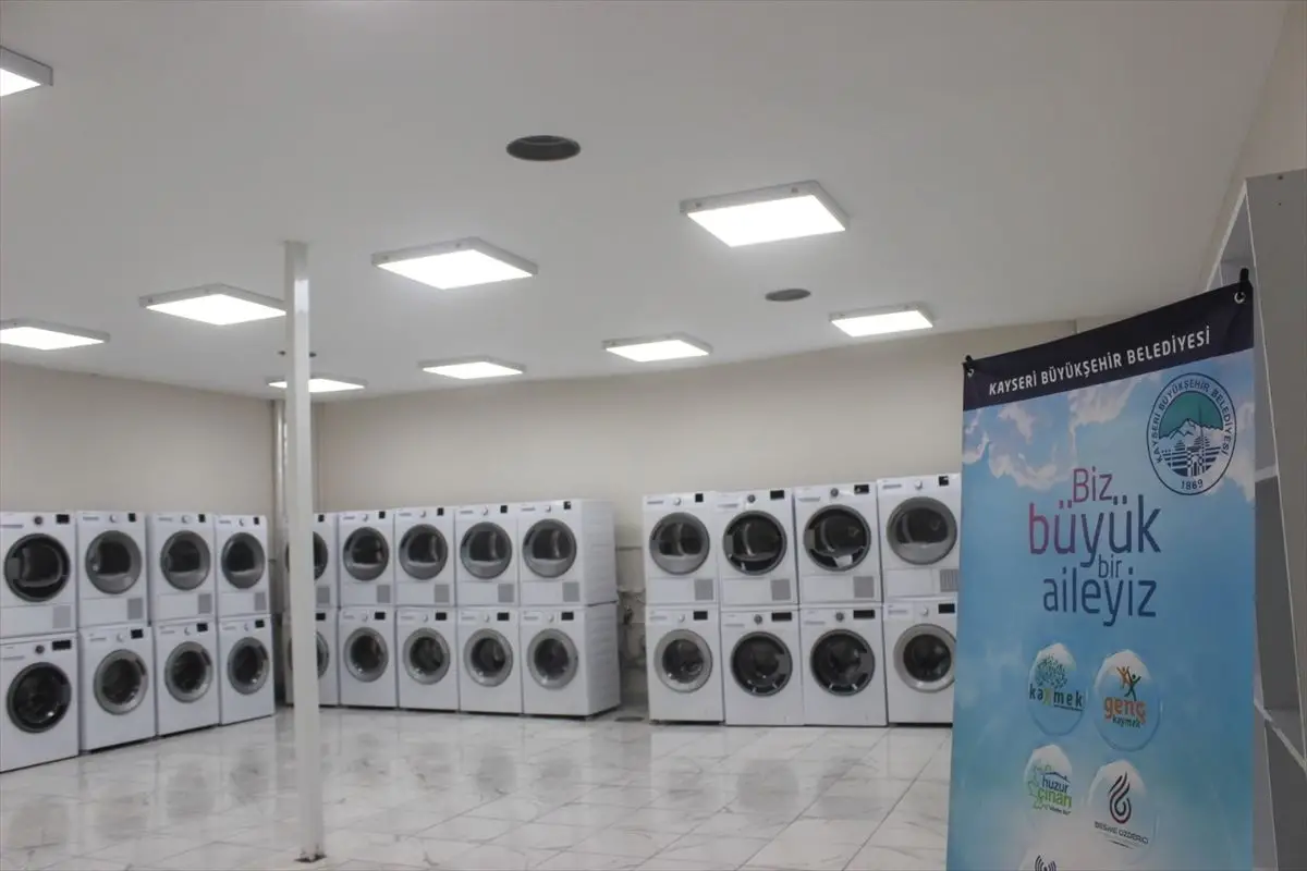 Kayseri Büyükşehir Belediyesi'nden Üniversite Öğrencilerine Ücretsiz Çamaşır Yıkama Desteği