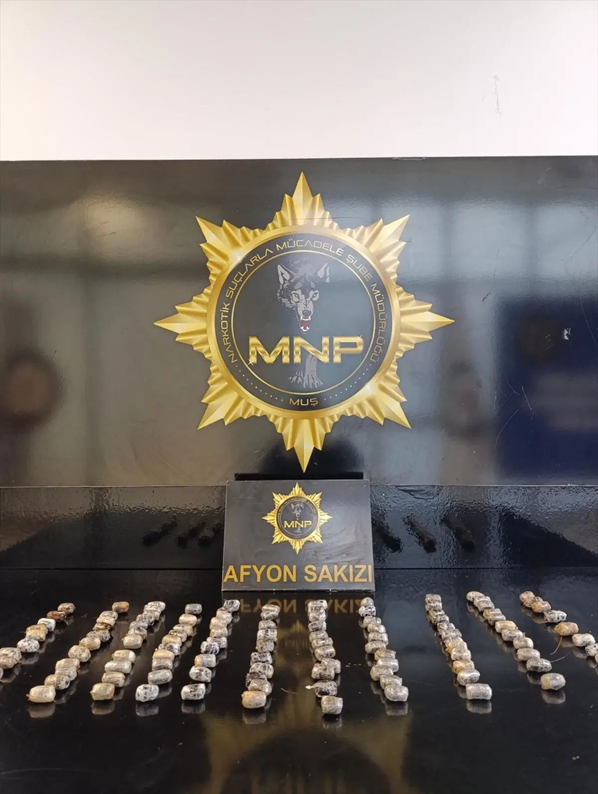 Muş'ta 800 gramı aşkın afyon sakızı kaçakçılığı ortaya çıktı