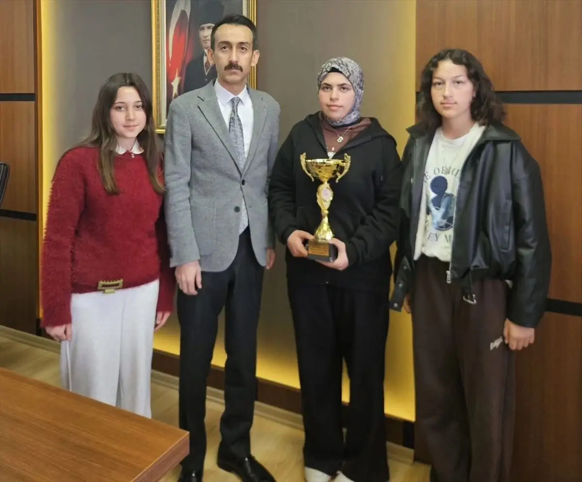 Kaymakam Ünal, Bocce şampiyonlarını ziyaret ediyor