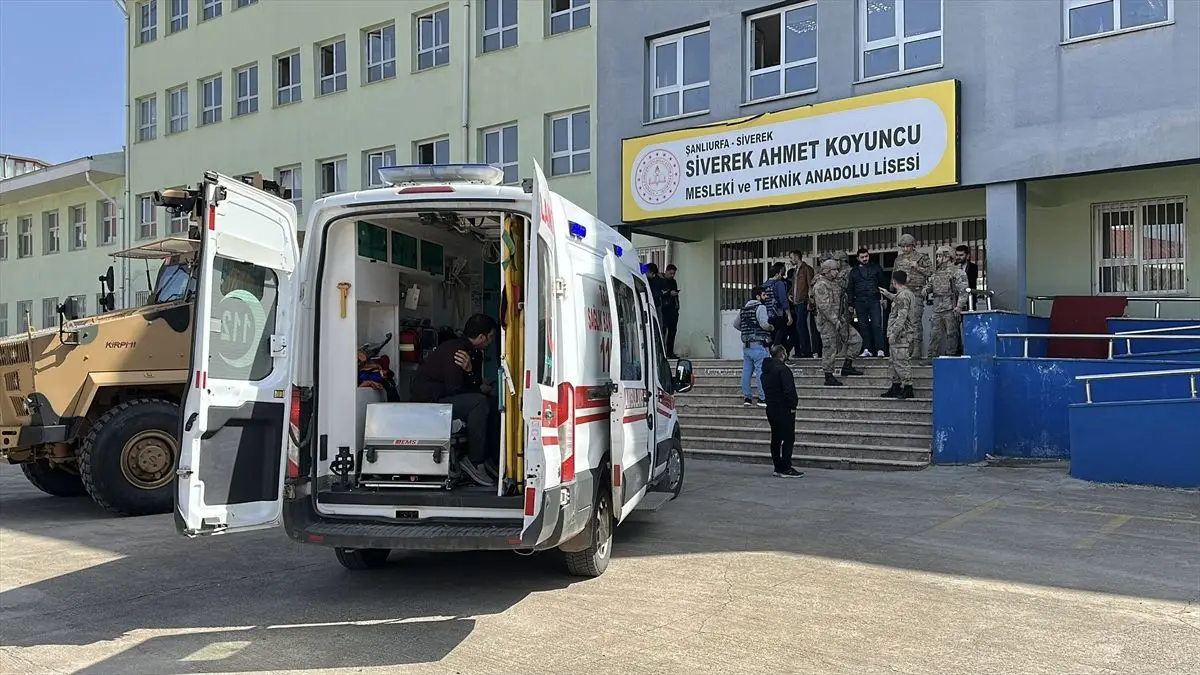 Siverek'te Okul İçinde Silahlı Saldırı: 16 Kişi Yaralandı, Saldırgan Kendini İntihar Ettirdi