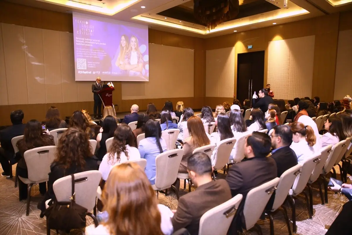 Yapı Kredi kadınlara teknoloji eğitimi