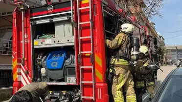 Yangın sonrası söndürülmüş apartman dairesi