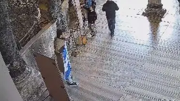 Ayasofya’da Dini Bayrak Açma Olayı: İki Yabancı Uyruklu Şahıs Tutuklandı