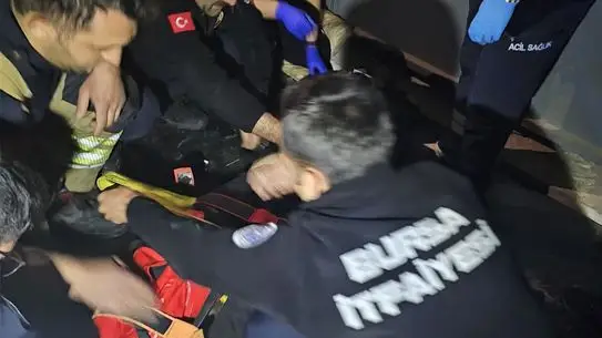 İnegöl'de Asansör Kazası: 17 Yaşındaki Genç Ağır Yaralandı