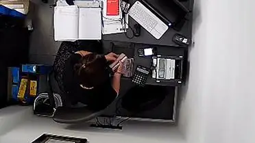 Adana'da Diş Kliniği Ön Muhasebecisi 25 Milyon Lira Hırsızlık İddiasıyla Gündemde