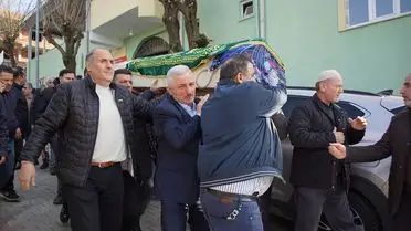 Cenazede Fadıl Akgündüz