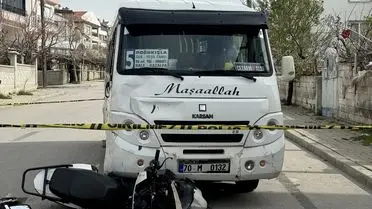 Karaman’da Minibüs ve Elektrikli Motosiklet Çarpışması: İki Çocuk Hayati Tehlikede