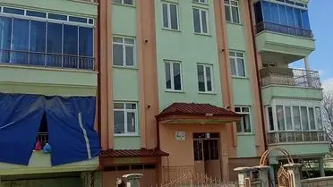 Karaman’da 3 Yaşındaki Çocuk Pencere Kazası: Hastaneye Kaldırıldı