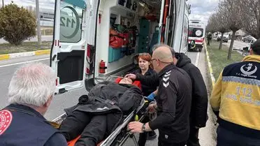 Sivas'ta Trafik Kazası: 6 Yaralı, 5 Futbolcunun Tedavisi Devam Ediyor