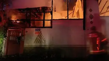 İnegöl'de Tek Katlı Ev Alev Aldı: Kullanılamaz Hale Geldi