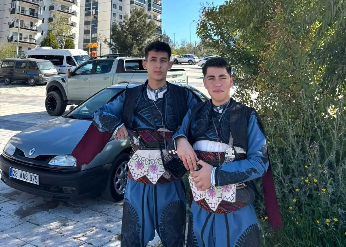 Kale Lisesi Öğrencileri İzmir Halk Oyunları Yarışmasında Büyük Başarı Elde Etti