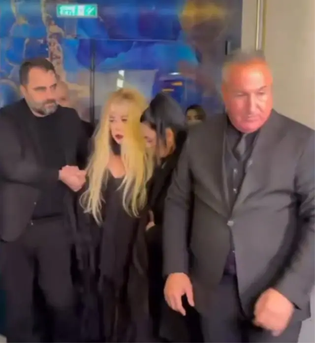 Zerrin Özer ile hayranlar