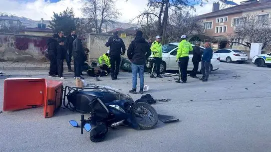 Erzincan’da Motosiklet ve Otomobil Çarpışması Sonucu Yaralanan Sürücü Hastaneye Alındı