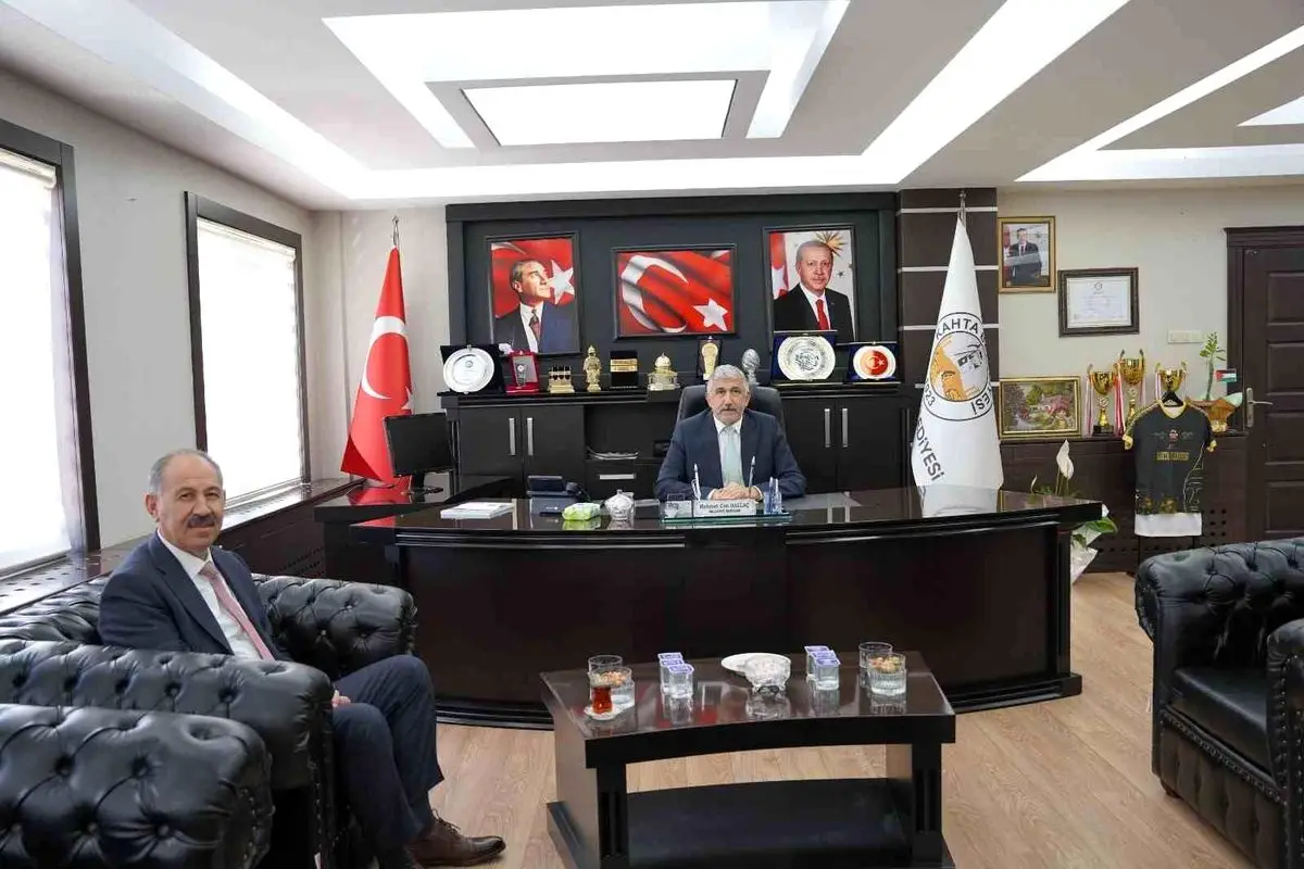 Arpaçay ve Kahta Belediyeleri Kardeşlik Ziyaretiyle Ortak Projeleri Değerlendirdi