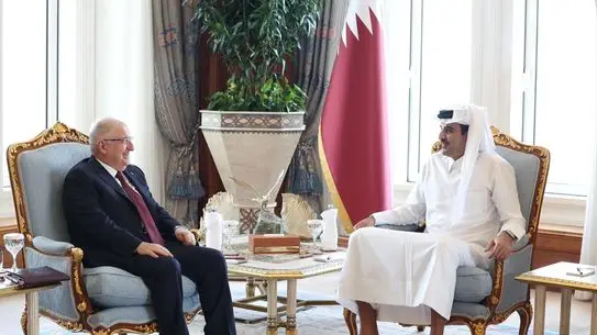 Türkiye'nin Savunma Bakanı Yaşar Güler, Katar Emiri Şeyh Temim ile Stratejik Görüşmeler Gerçekleştirdi