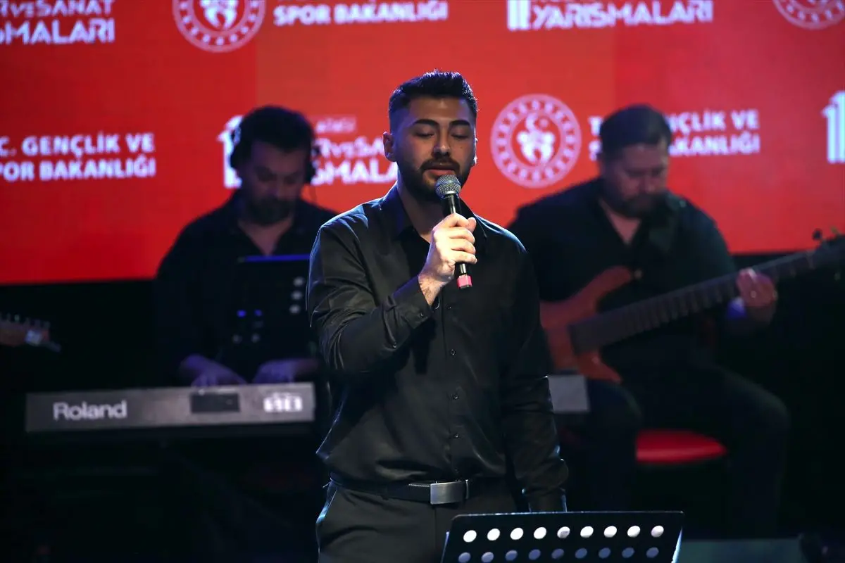 Kars’ta Gençler Arası Kültür‑Sanat Şöleni Resmen Açıldı