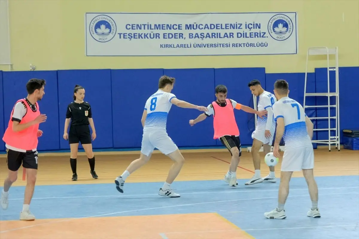 Kırklareli Üniversitesi 18. Spor Şenliği Coşkuyla Açıldı