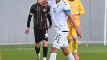 Deniz Kadah, Altay'ın Kritik Final Maçında Gol Arıyor
