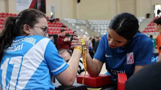Bilecik Bilek Güreşi Müsabakalarında Ödül Töreni Coşkusu