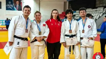 Denizli'li Münife Aydın Doğan, İşitme Engelliler Judo Türkiye Şampiyonası'nda Altın Madalya Kazandı
