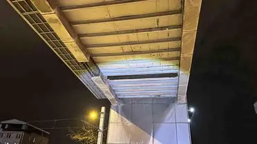 Bursa’da Üst Geçit Demir Kırıntısı Aracın Lastiklerini Yırttı