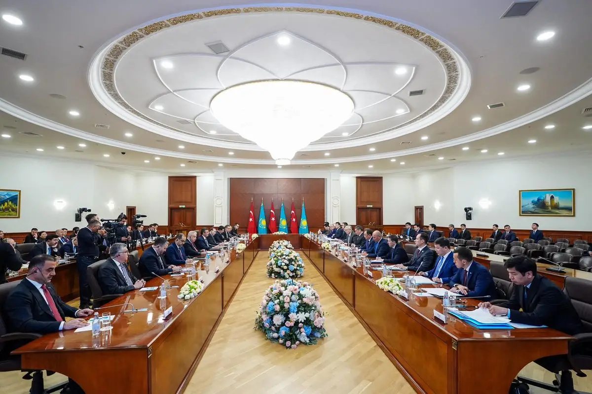 Türkiye ve Kazakistan liderleri protokol imzalı