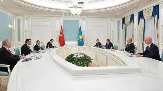 Cevdet Yılmaz Kazakistan'da Tokayev ile Ticaret ve İşbirliği Görüşmelerinde