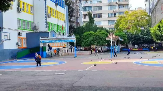 Siverek'te Öğretmen Grevi: Öğrenciler Okuldan Geri Döndü, Veliler Zor Durumda