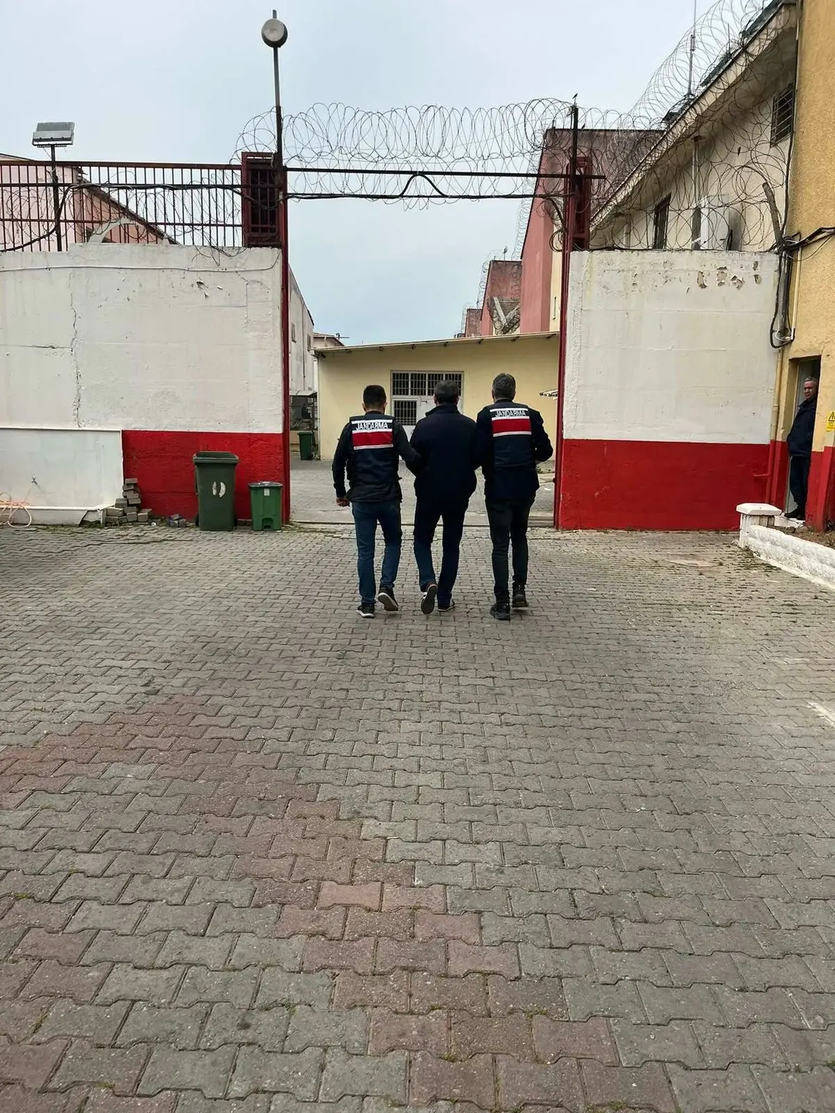 Aydın’da FETÖ üyesi H.K. yakalanırken