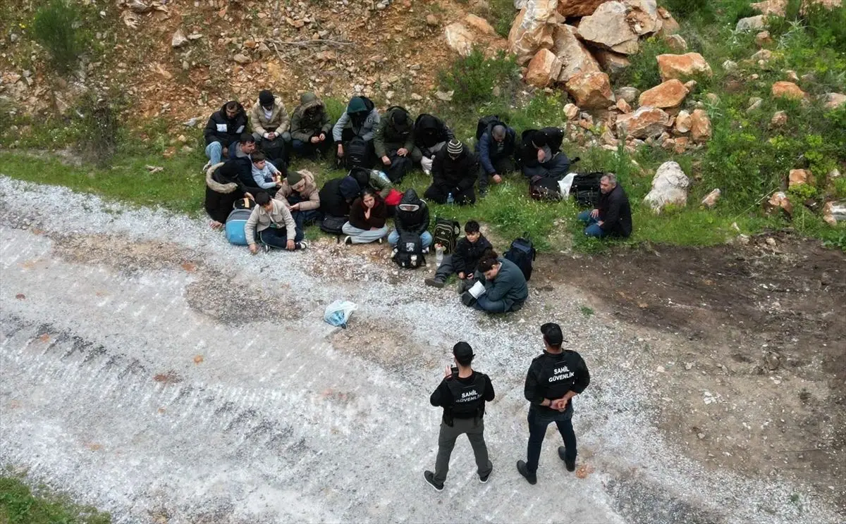 Bodrum Sahilinde 21 Düzensiz Göçmen ve 6 Çocuk Gözaltına Alındı