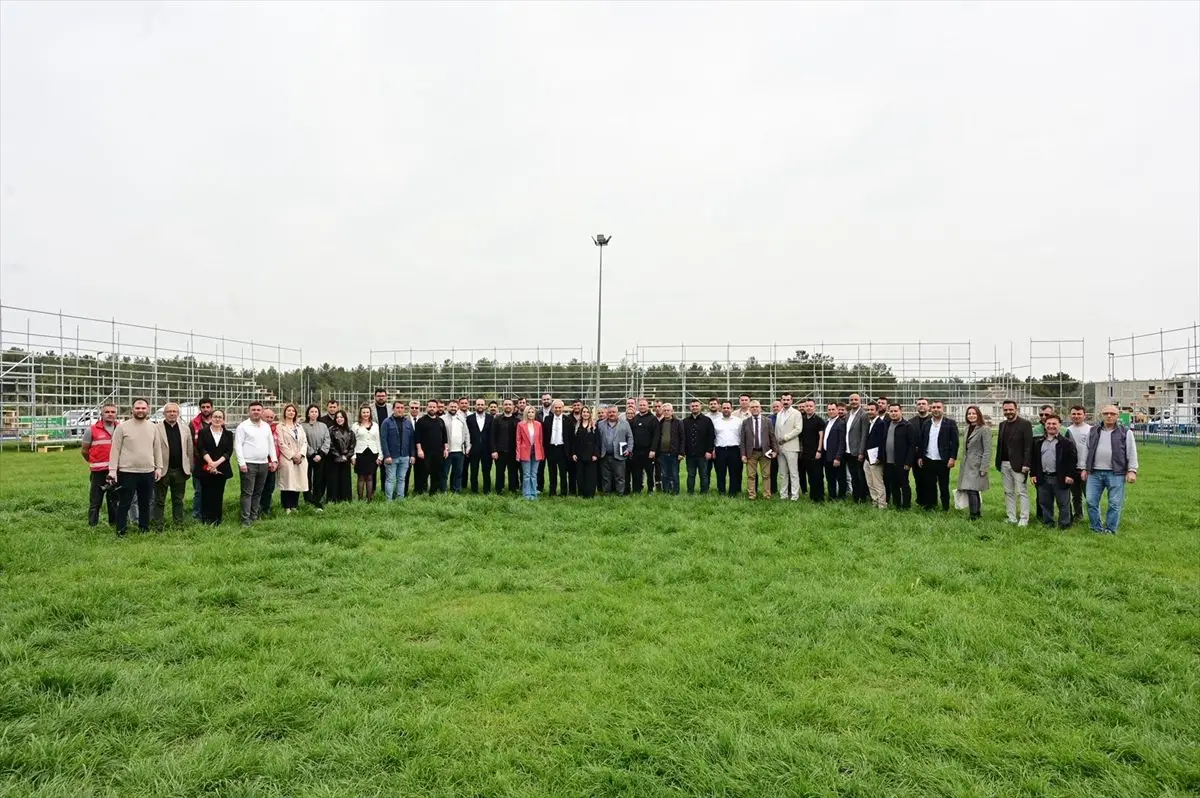 Kepez Er Meydanı inşa sürecinde