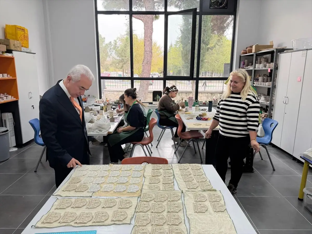 Kırklareli Valisi Uğur Turan Umutlu Kadınlar Merkezi'nde