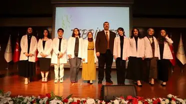 AYBÜ Etlik Yerleşkesi’nde Dil Terapisi Öğrencileri İçin Önlük Giyme Töreni Gerçekleşti