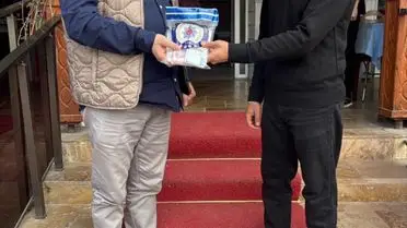 Bozüyük'te Garsonun Dikkatsizliği: 53.600 TL Cebinde Bulunan Para Sahibiyle Buluştu