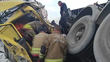 İskenderun'da İki Tır Çarpıştı: 3 Yaralı Hastaneye Kaldırıldı