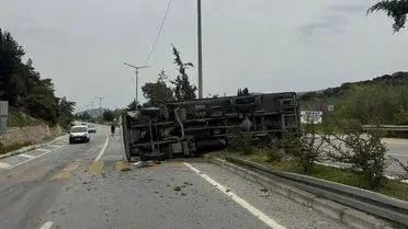 Kazada hasar gören kamyon